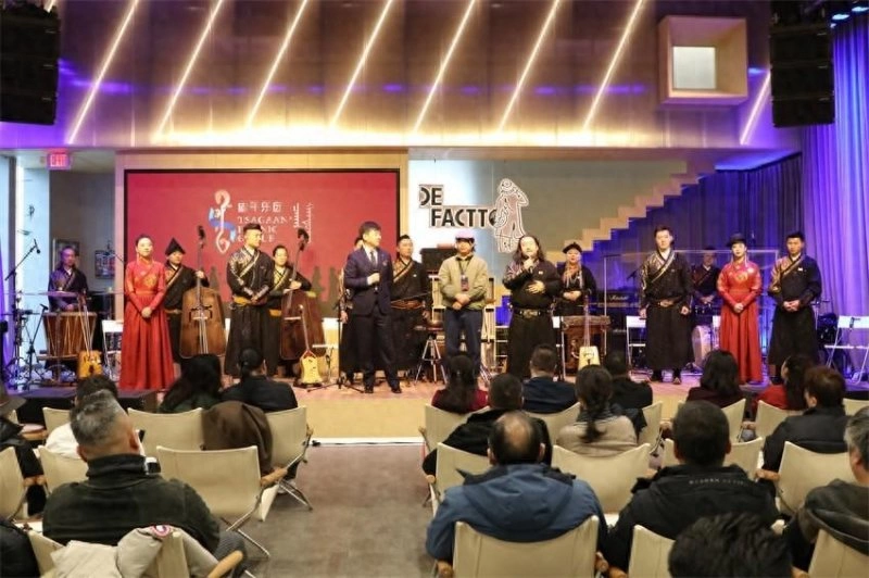 查干乐团全新大碟《遥远的诉说》新闻发布会在京举行(图1) 查干乐团全新大碟《遥远的诉说》新闻发布会在京举行(图1)