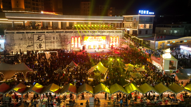 “面朝大海·春暖花开”龙港乡村音乐嘉年华活动在广西龙潭镇举行
