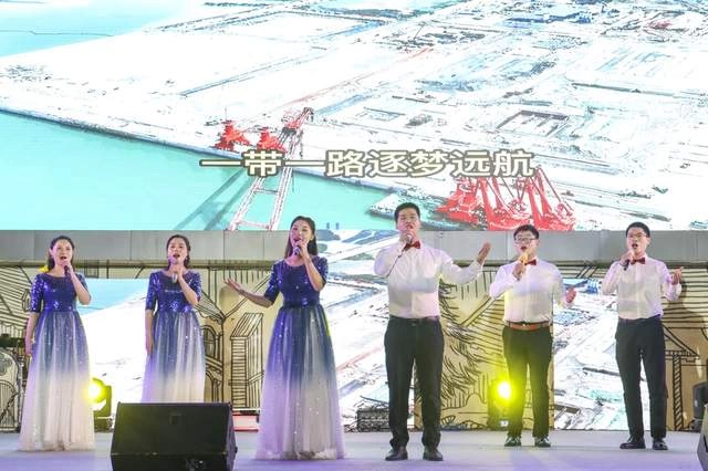 “面朝大海·春暖花开”龙港乡村音乐嘉年华活动在广西龙潭镇举行(图2) “面朝大海·春暖花开”龙港乡村音乐嘉年华活动在广西龙潭镇举行(图2)