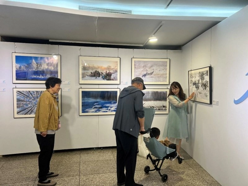 “大美伊春·魅力丰林”四季风光摄影作品展亮相北京中华世纪坛(图3) “大美伊春·魅力丰林”四季风光摄影作品展亮相北京中华世纪坛(图3)