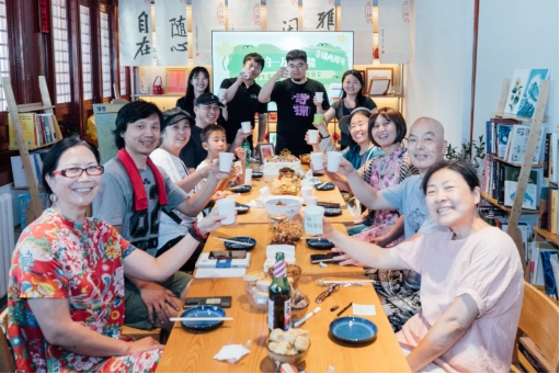 “首届邻里生活节”:古寺变身共创家园 邻里齐聚互动庆生(图3) “首届邻里生活节”:古寺变身共创家园 邻里齐聚互动庆生(图3)