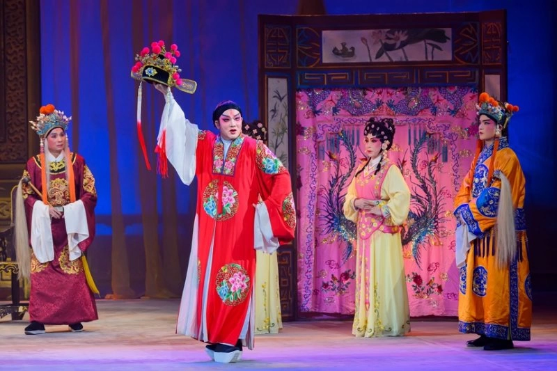 第十二届广西剧展上演红派艺术经典——粤剧《刁蛮公主戆驸马》(图2) 第十二届广西剧展上演红派艺术经典——粤剧《刁蛮公主戆驸马》(图2)