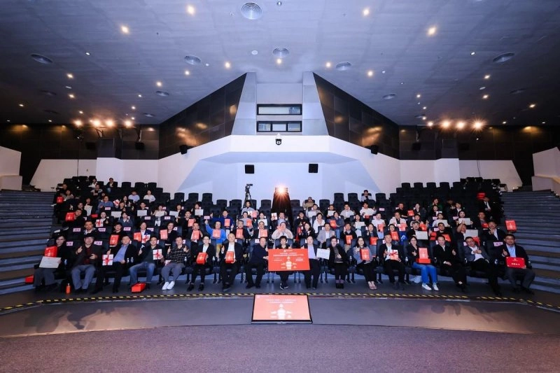 “印记北京中轴线——大众篆刻作品展”巡展启动暨公益赠书举办(图9) “印记北京中轴线——大众篆刻作品展”巡展启动暨公益赠书举办(图9)