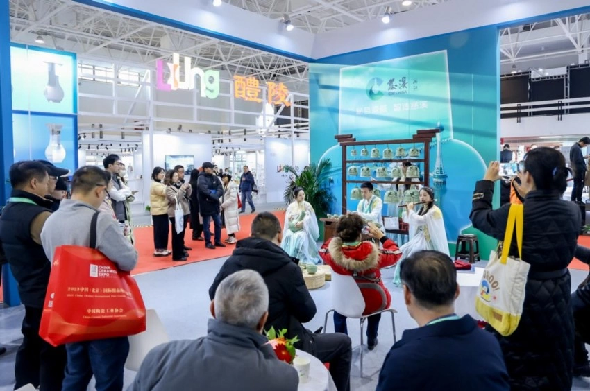2024中国(北京)国际精品陶瓷展览会在京开幕(图5) 2024中国(北京)国际精品陶瓷展览会在京开幕(图5)