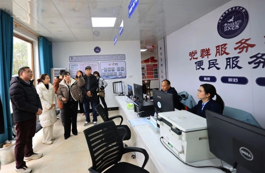 “共同体八桂行·柳州站”全媒体采访行动暨广西民族报社签约作家座谈会在柳州圆满举行(图14) “共同体八桂行·柳州站”全媒体采访行动暨广西民族报社签约作家座谈会在柳州圆满举行(图14)