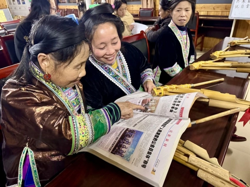 “共同体八桂行·柳州站”全媒体采访行动暨广西民族报社签约作家座谈会在柳州圆满举行(图22) “共同体八桂行·柳州站”全媒体采访行动暨广西民族报社签约作家座谈会在柳州圆满举行(图22)
