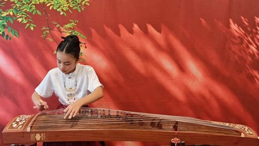 “华音飞扬”2024全球华裔青少年器乐展演活动完美落幕(图2) “华音飞扬”2024全球华裔青少年器乐展演活动完美落幕(图2)