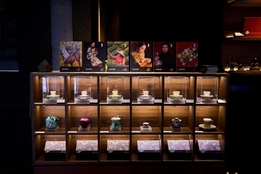 茶芳玉润,南北非遗品牌亮相北京王府井共绽华彩(图1) 茶芳玉润,南北非遗品牌亮相北京王府井共绽华彩(图1)