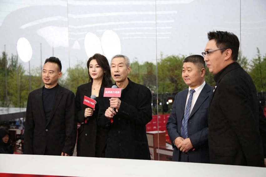 构架中国电影与民族品牌之间的价值桥梁——“品牌助力电影”公益直播活动再度登陆北京国际电影节(图1) “品牌助力电影”公益直播活动再度登陆北京国际电影节(图1)