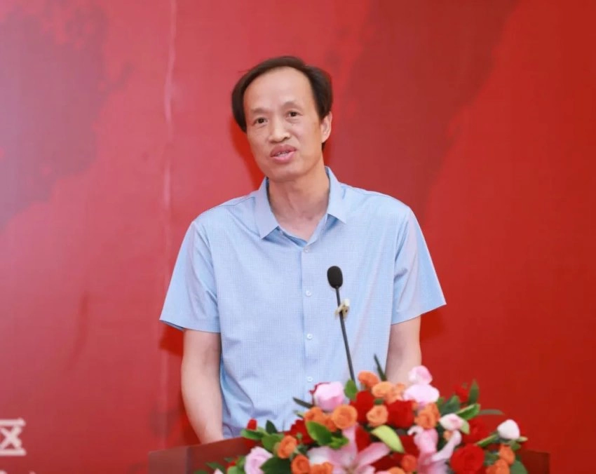 “守正创新——任智书法作品展”暨《任智五体书周兴嗣千字文七种》图书发行仪式在京举行(图7) “守正创新——任智书法作品展”暨《任智五体书周兴嗣千字文七种》图书发行仪式在京举行(图7)