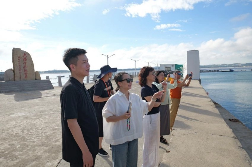 以海为媒,打造中国海岛生活方式新高地——2025平潭“海岛生活季”暨帆船运动周系列活动正式启动(图4) 以海为媒,打造中国海岛生活方式新高地——2025平潭“海岛生活季”暨帆船运动周系列活动正式启动(图4)