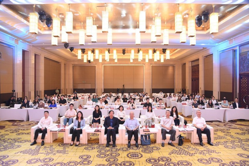 凝聚多方智慧，共筑婚育友好社会新生态——2025首届婚育友好主题论坛在