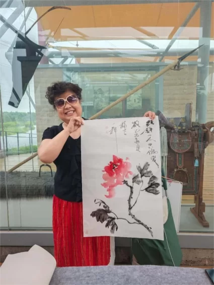 丰台区社会化管理退休人员南苑森林湿地公园绘画采风活动圆满完成(图4) 丰台区社会化管理退休人员南苑森林湿地公园绘画采风活动圆满完成(图4)