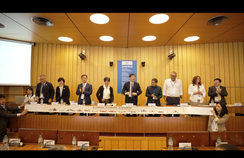 第47届世界遗产大会“数字技术服务世界遗产可持续发展”边会暨北京中轴线论坛在法国成功举办(图3) 第47届世界遗产大会“数字技术服务世界遗产可持续发展”边会暨北京中轴线论坛在法国成功举办(图3)