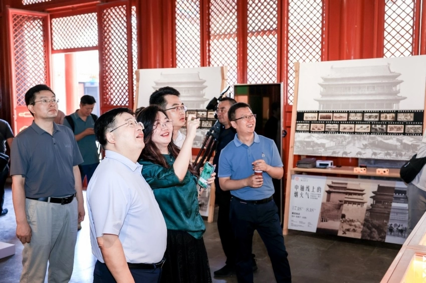 影像里的北京中轴线:百年市井影像故事首次集中展出(图3) 影像里的北京中轴线:百年市井影像故事首次集中展出(图3)