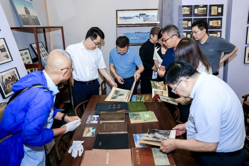 影像里的北京中轴线:百年市井影像故事首次集中展出(图5) 影像里的北京中轴线:百年市井影像故事首次集中展出(图5)
