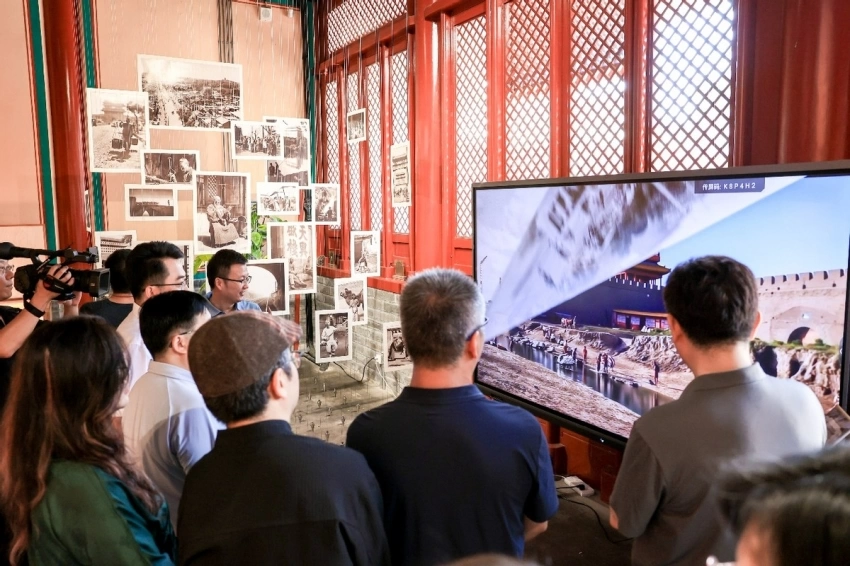影像里的北京中轴线:百年市井影像故事首次集中展出(图6) 影像里的北京中轴线:百年市井影像故事首次集中展出(图6)
