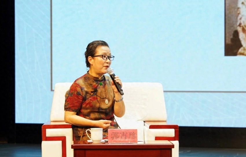 郭霄珍畅谈“史湘云的诗酒人生”(图1) 郭霄珍畅谈“史湘云的诗酒人生”(图1)