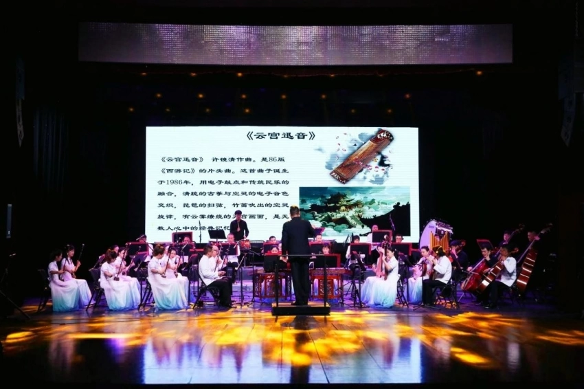 艺术之光照亮童心,文化自信铸就未来——青岛市歌舞剧院首届高雅艺术走近青少年展演季成功举办(图4) 艺术之光照亮童心,文化自信铸就未来——青岛市歌舞剧院首届高雅艺术走近青少年展演季成功举办(图4)