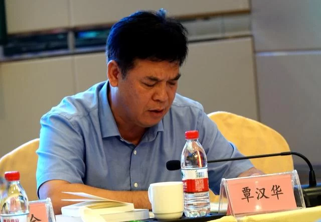 “岜莱诗会”:打开广西诗歌的一扇窗(图4) “岜莱诗会”:打开广西诗歌的一扇窗(图4)