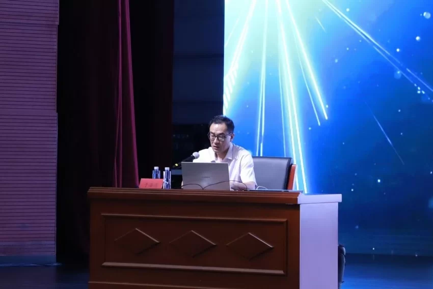“XIN空间阅读推广”科普月主题讲座《人工智能:从科幻电影到现实生活的奇妙旅程》开讲(图2) “XIN空间阅读推广”科普月主题讲座《人工智能:从科幻电影到现实生活的奇妙旅程》开讲(图2)