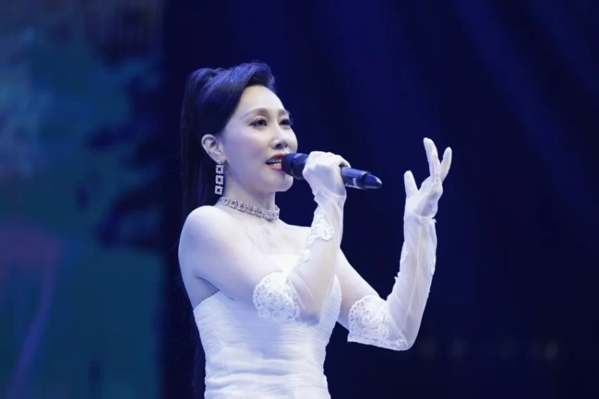 家国情 团圆情——中国侨联“亲情中华”慰侨演出走进沙特阿拉伯(图2) 家国情 团圆情——中国侨联“亲情中华”慰侨演出走进沙特阿拉伯(图2)