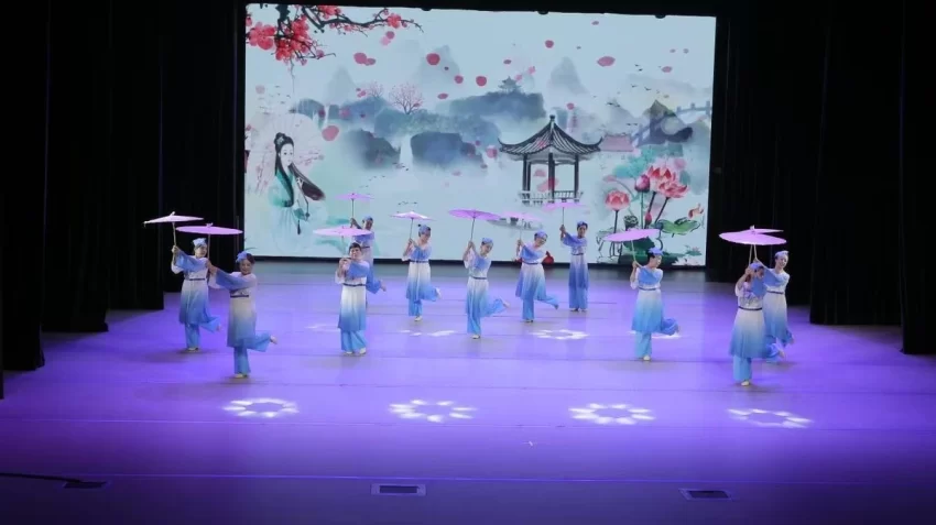 “九九重阳・乐龄逸汇”银龄文化艺术活动成功举办(图2) “九九重阳・乐龄逸汇”银龄文化艺术活动成功举办(图2)