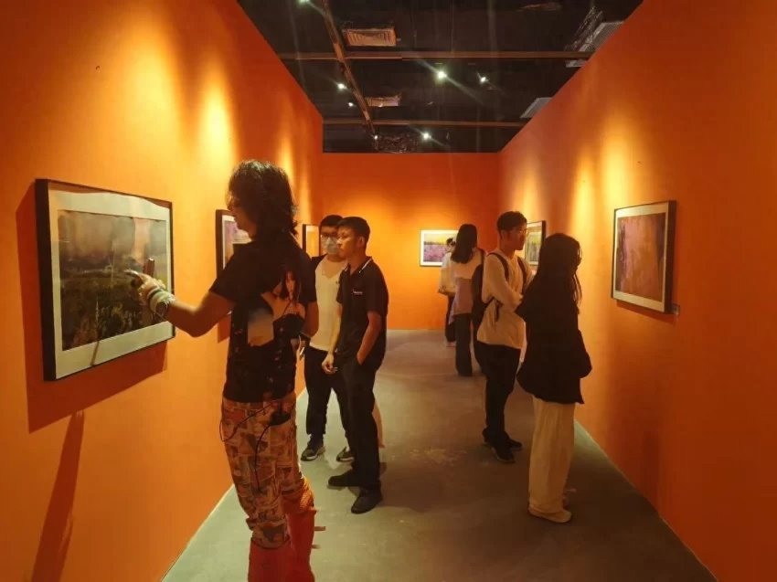 “大美伊春·魅力丰林”四季风光摄影作品展登陆深圳(图1) “大美伊春·魅力丰林”四季风光摄影作品展登陆深圳(图1)