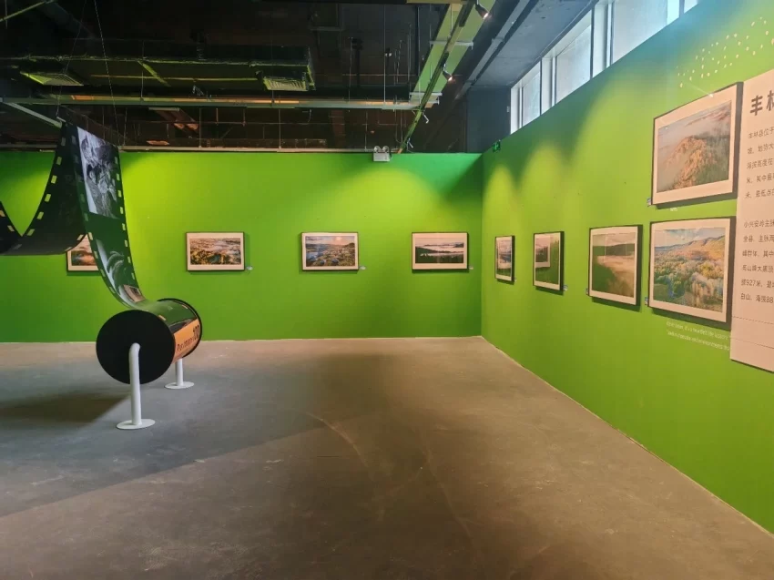 “大美伊春·魅力丰林”四季风光摄影作品展登陆深圳(图4) “大美伊春·魅力丰林”四季风光摄影作品展登陆深圳(图4)