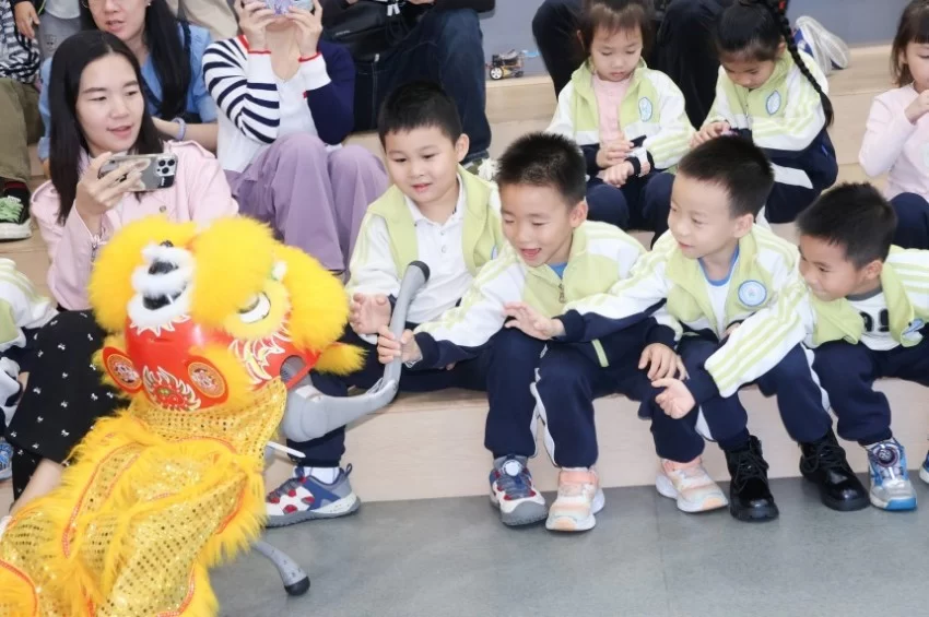兰志娟:让“非遗+AI”走进幼儿园(图2) 兰志娟:让“非遗+AI”走进幼儿园(图2)