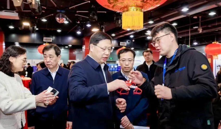 丰收国里迎新春 万马奔腾开新局——北京东城区举办新春劳模茶话会暨产改成果展示活动(图3) 北京东城区举办新春劳模茶话会暨产改成果展示活动(图3)