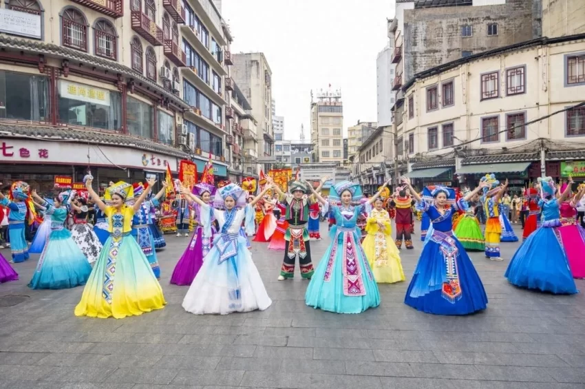 文旅融合有新意 满城燃动庆佳节 ‖ 三月三 趣广西 乐博白(图1) 文旅融合有新意 满城燃动庆佳节 ‖ 三月三 趣广西 乐博白(图1)