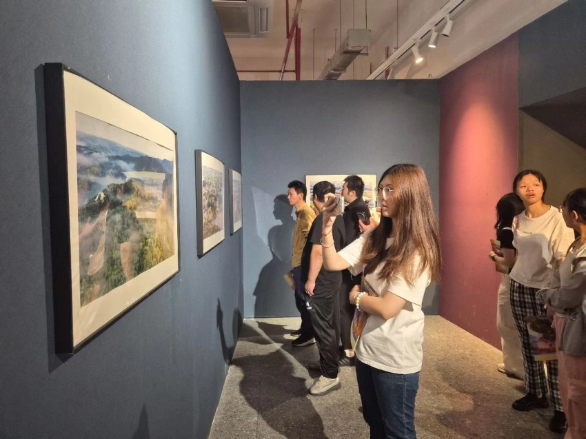 “大美伊春·魅力丰林”四季风光摄影展福州站启幕(图2) “大美伊春·魅力丰林”四季风光摄影展福州站启幕(图2)