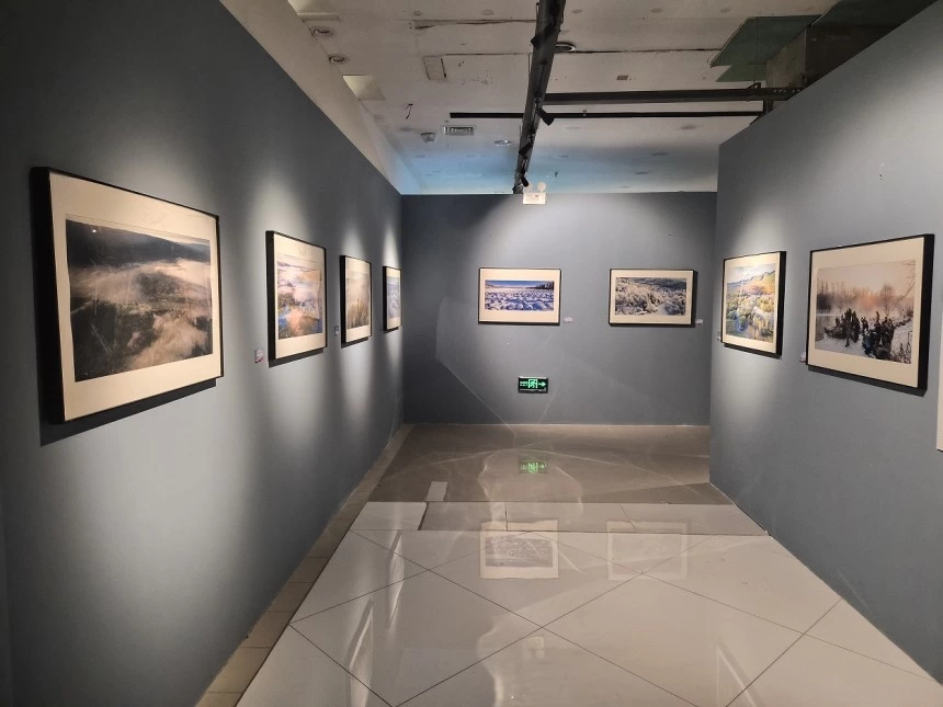 秋韵染林海 光影赴冰城——“大美伊春·魅力丰林”四季风光摄影展哈尔滨站启幕(图5) 秋韵染林海 光影赴冰城——“大美伊春·魅力丰林”四季风光摄影展哈尔滨站启幕(图5)