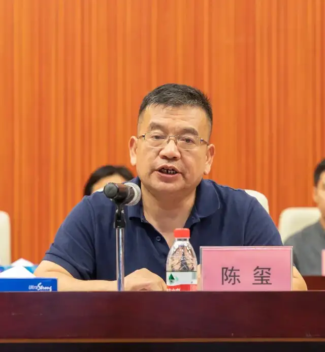 东莞市美术家协会第六次会员代表大会召开,刘浩当选新一届主席(图3) 东莞市美术家协会第六次会员代表大会召开,刘浩当选新一届主席(图3)