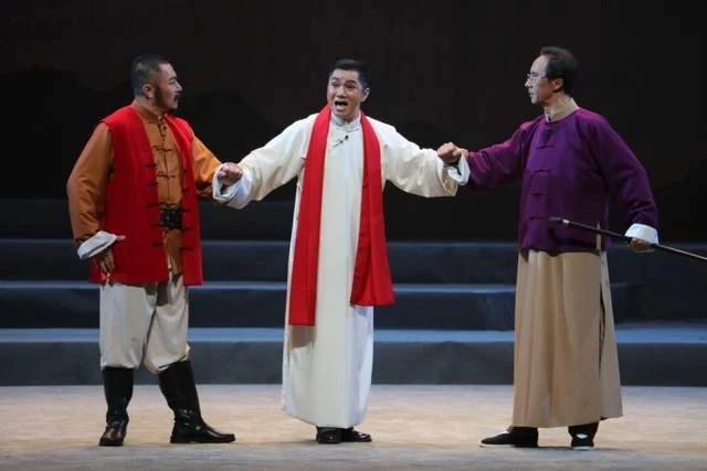 弘扬红色精神,大型现代淮剧《雪枫卖马》试演受好评(图2) 弘扬红色精神,大型现代淮剧《雪枫卖马》试演受好评(图2)