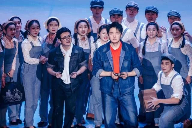 回望激情岁月 赓续家国情怀——音乐剧《致青春》观后(图2) 回望激情岁月 赓续家国情怀——音乐剧《致青春》观后(图2)