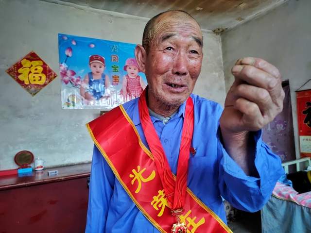 七一，走进老党员——农民摄影人杨晓勇为农民党员入户留影(图7)