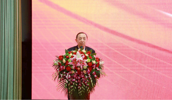 常沙娜钟连盛首度联袂《世纪华章》景泰蓝大盘璀璨问世(图2) 常沙娜钟连盛首度联袂《世纪华章》景泰蓝大盘璀璨问世(图2)