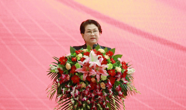 常沙娜钟连盛首度联袂《世纪华章》景泰蓝大盘璀璨问世(图10) 常沙娜钟连盛首度联袂《世纪华章》景泰蓝大盘璀璨问世(图10)