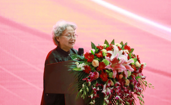 常沙娜钟连盛首度联袂《世纪华章》景泰蓝大盘璀璨问世(图9) 常沙娜钟连盛首度联袂《世纪华章》景泰蓝大盘璀璨问世(图9)