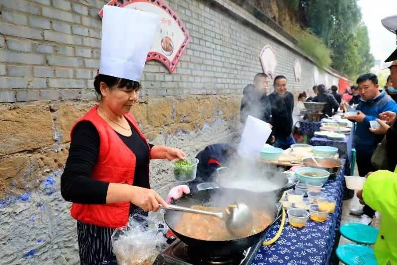 “谷子熟了”——陕西米脂首届乡村文化艺术节开幕(图3) “谷子熟了”——陕西米脂首届乡村文化艺术节开幕(图3)